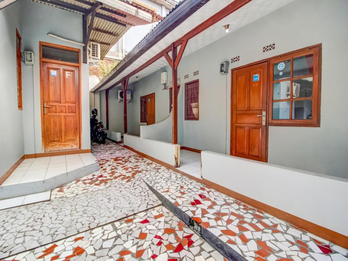Oyo 3750 Elder Guest House Бандунг Екстер'єр фото