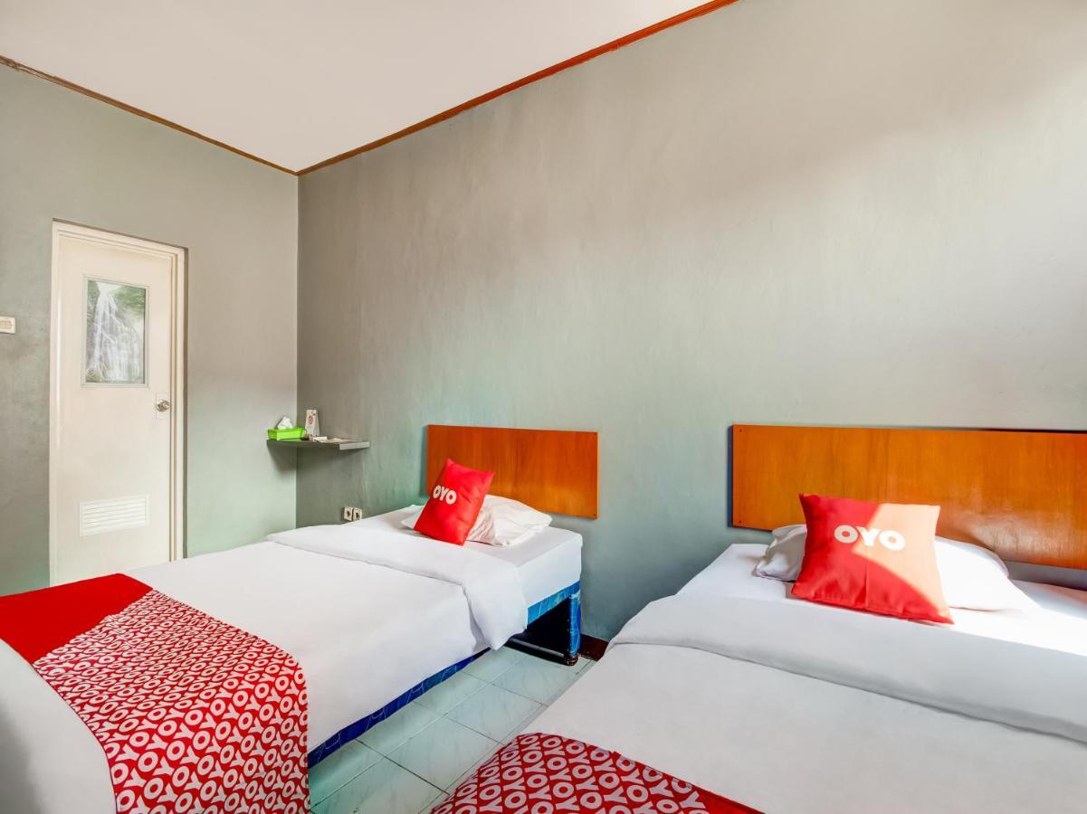 Oyo 3750 Elder Guest House Бандунг Екстер'єр фото